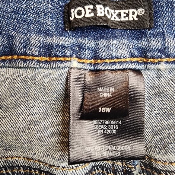 Stylish Blue Denim Jeans with Plaid Accent. Marca Joe Boxer. Size 16W. - Picture 6 of 9